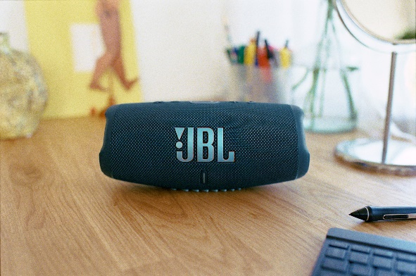 超美品★JBL CHARGE5 最高音質の防水防塵スピーカー保証書